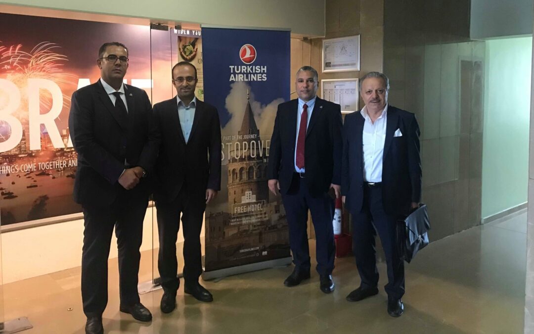 أعضاء لجنة إدارة الغرفة يجتمعون بمسؤول الخطوط الجوية التركية لمنطقة شمال افريقيا