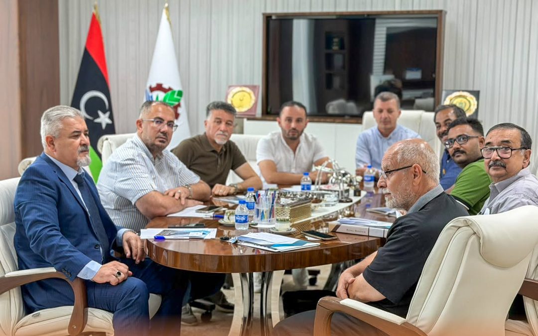 الغرفة تعقد اجتماع مع شركة (EVERETT) الهندية